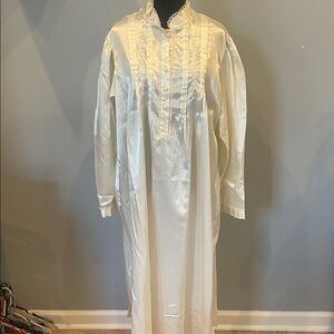Elegant cream  Long Sleeve night gown large
